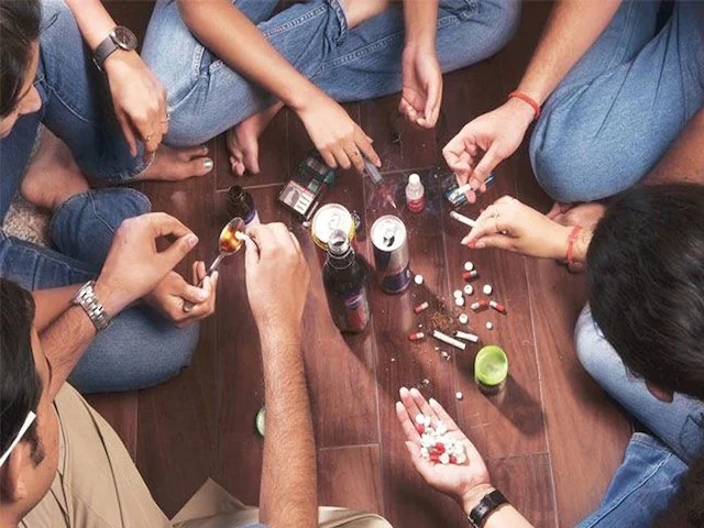 नशेड़ियों की गिरफ़्त में आ रहा ‘नया इन्दौर’